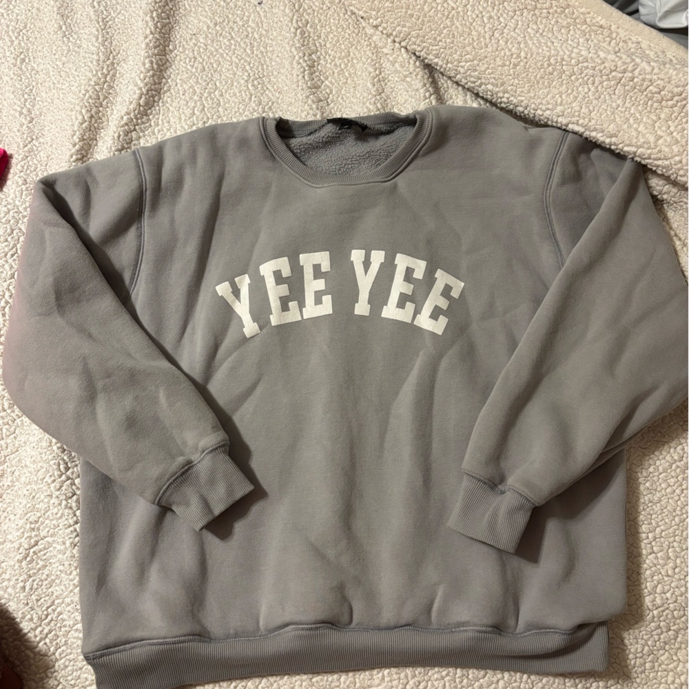 Grey crewneck